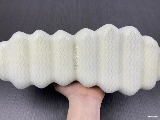 400 YEEZY ADIDAS H68031 0819
